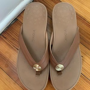 Women’s Vionic Sandals size 11